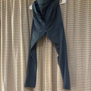 Lululemon size 32 men’s pant blueish grey